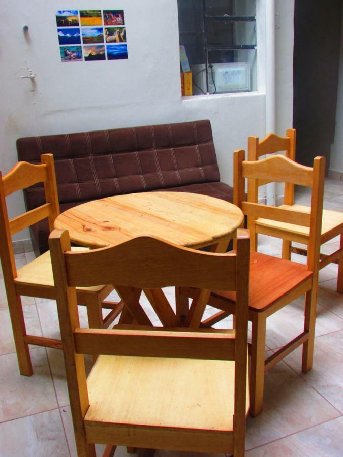 The Grasshopper Hostels Av Alta Cusco Exterior photo