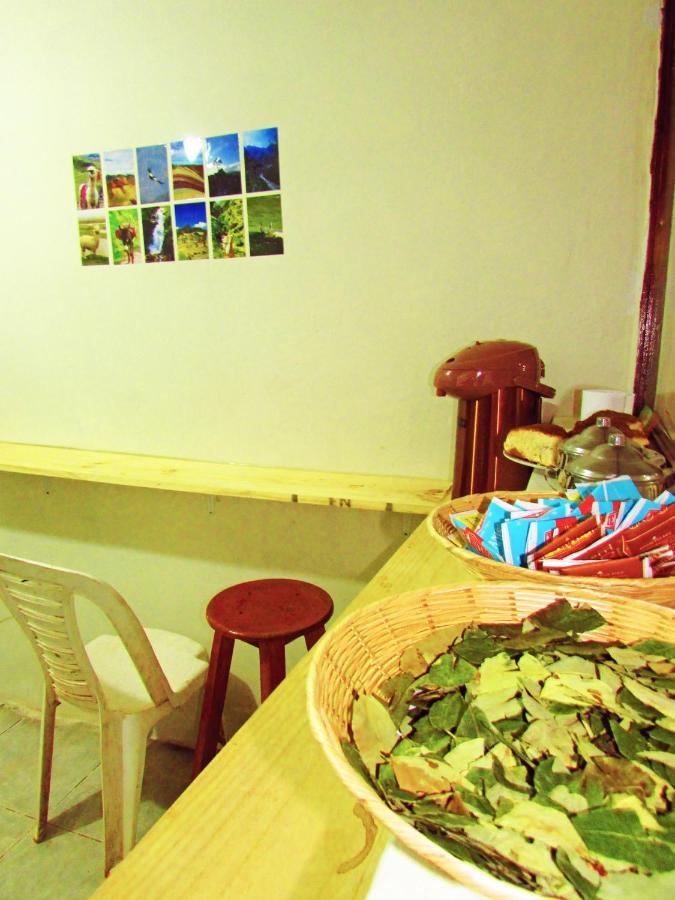 The Grasshopper Hostels Av Alta Cusco Exterior photo